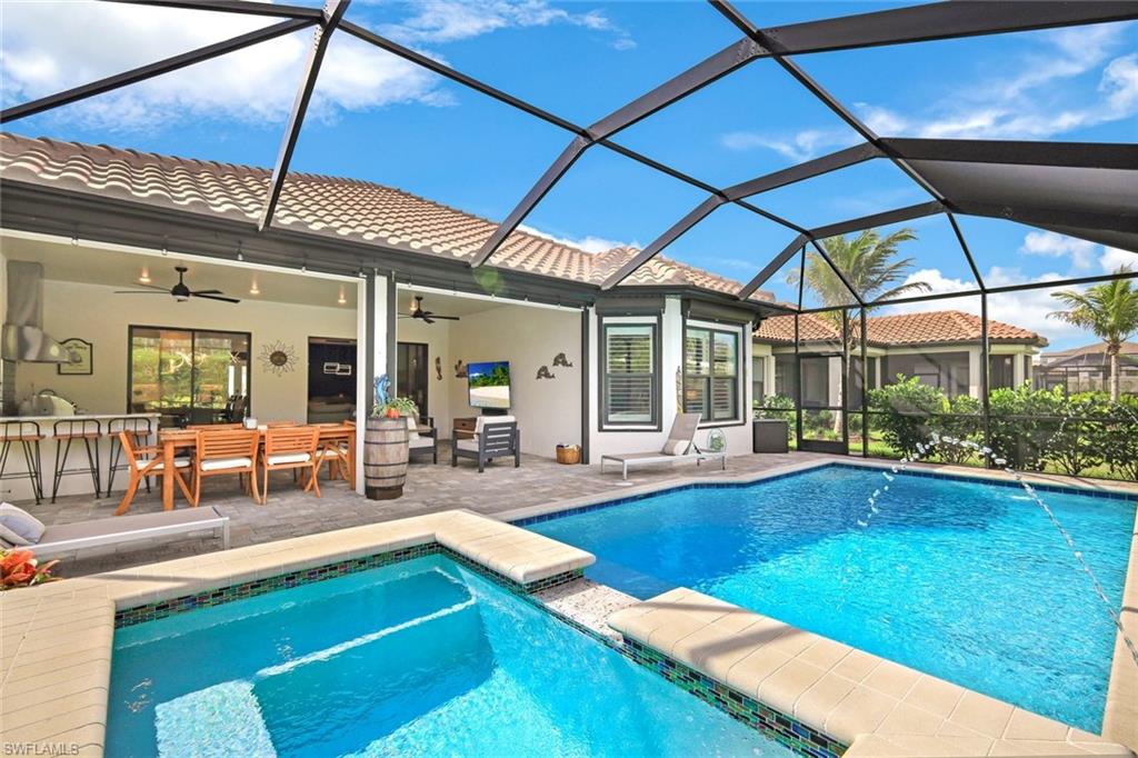 ESPLANADE LAKE CLUB - Residential