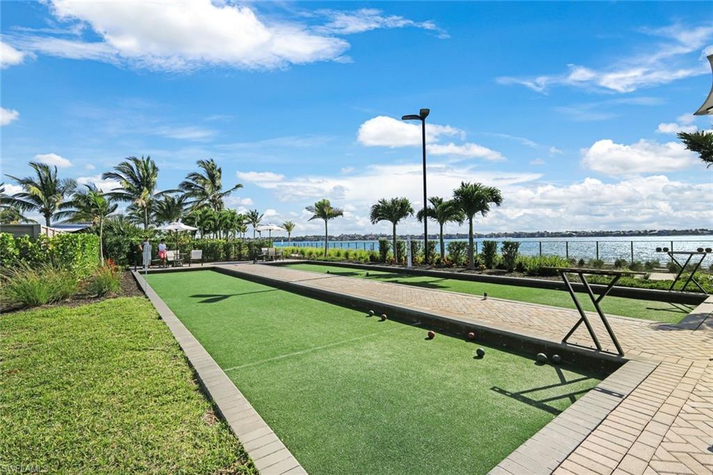 ESPLANADE LAKE CLUB - Residential