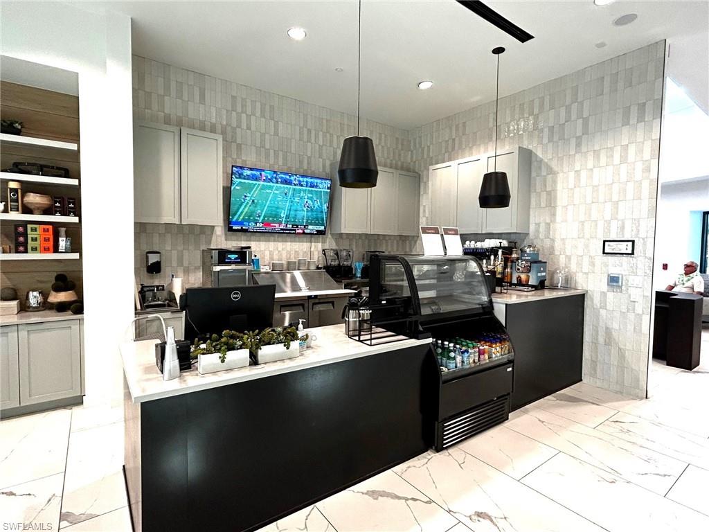 ESPLANADE LAKE CLUB - Residential