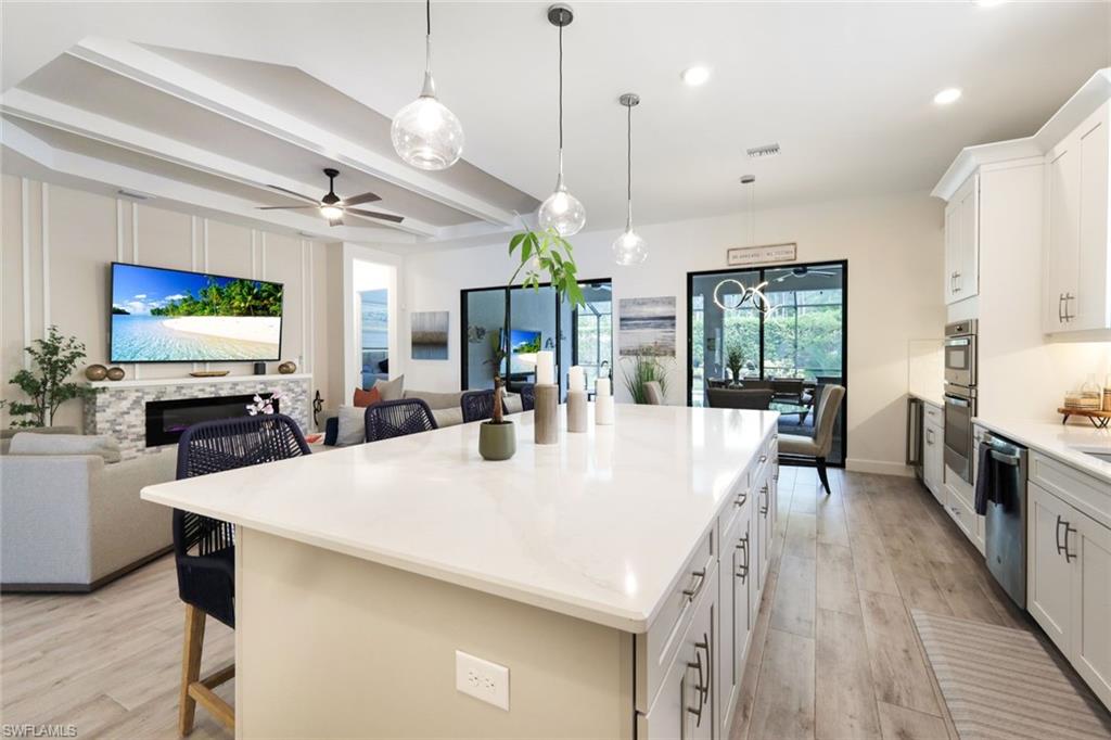 ESPLANADE LAKE CLUB - Residential