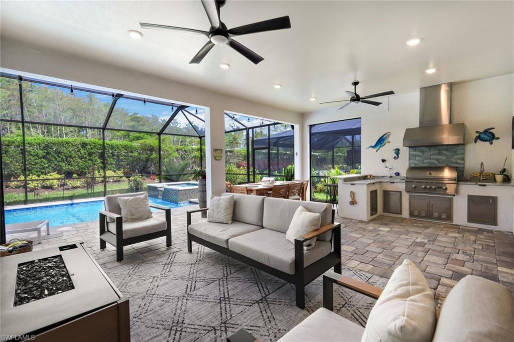 ESPLANADE LAKE CLUB - Residential