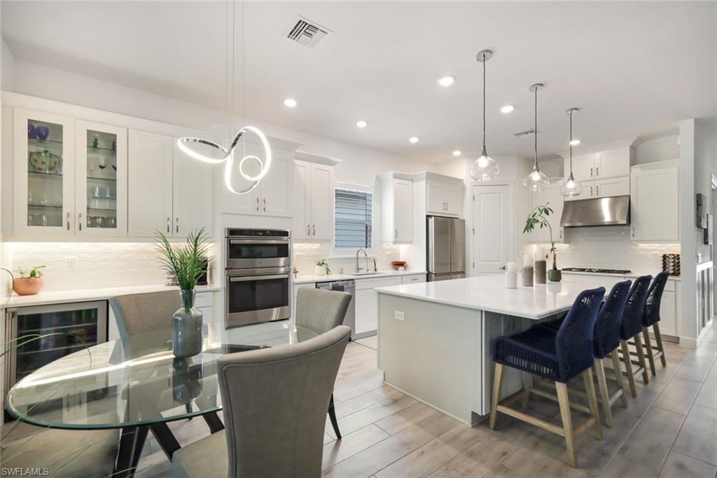 ESPLANADE LAKE CLUB - Residential