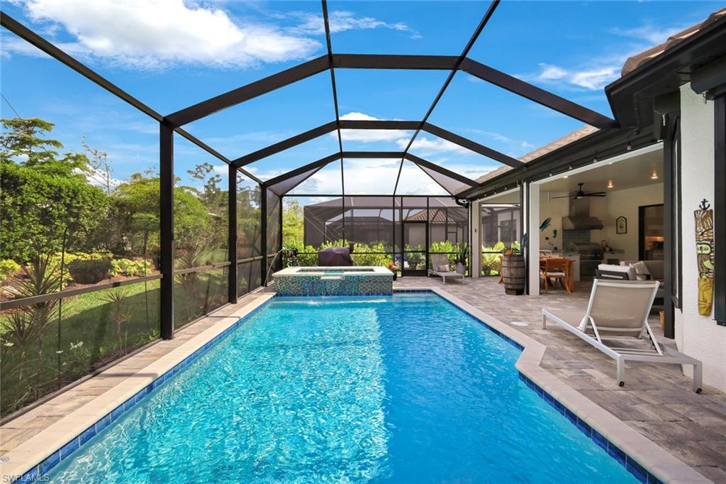 ESPLANADE LAKE CLUB - Residential