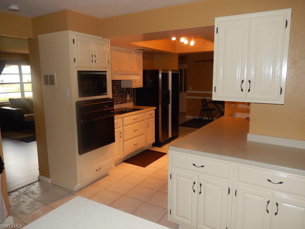 SAN CARLOS PARK - Residential