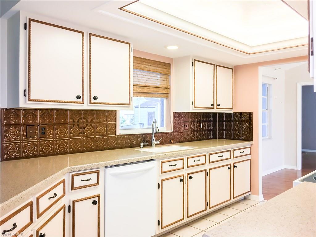 WILLOW LAKE - Residential