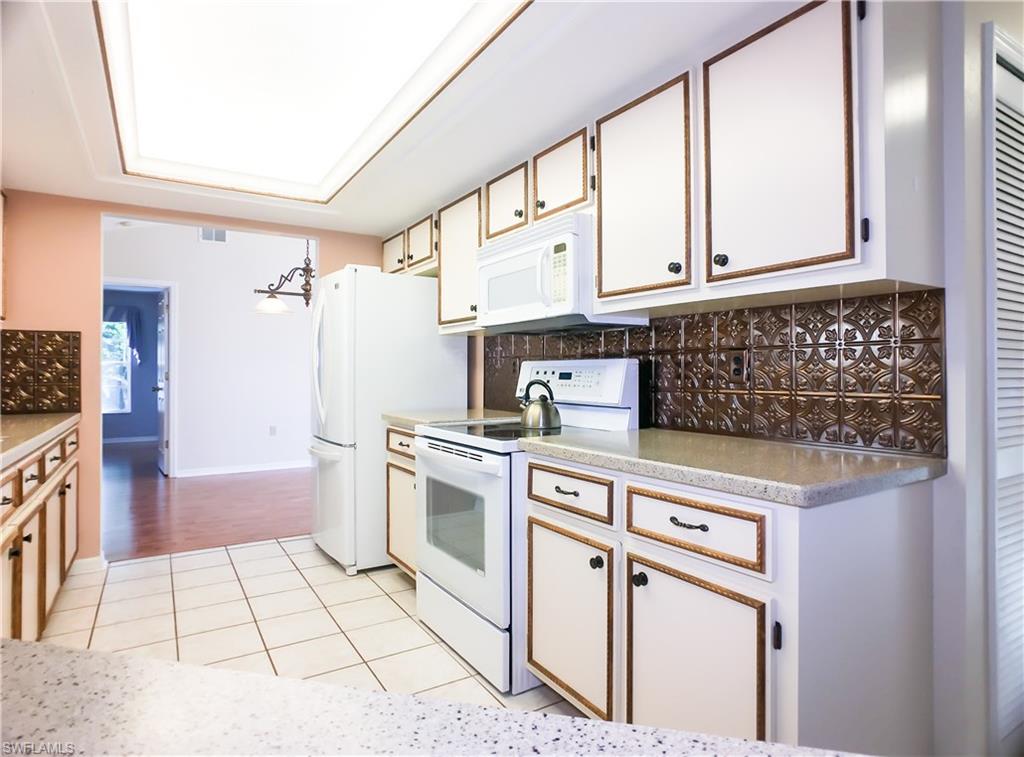 WILLOW LAKE - Residential