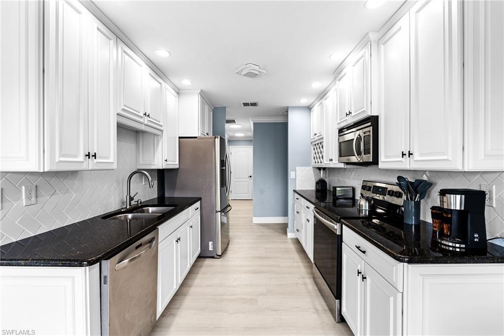 CAPE CORAL - Residential Lease