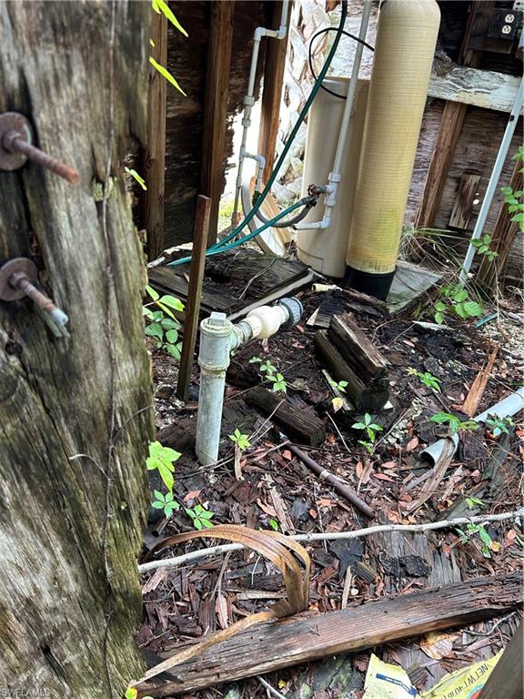 GOLDEN RANCHES - Land