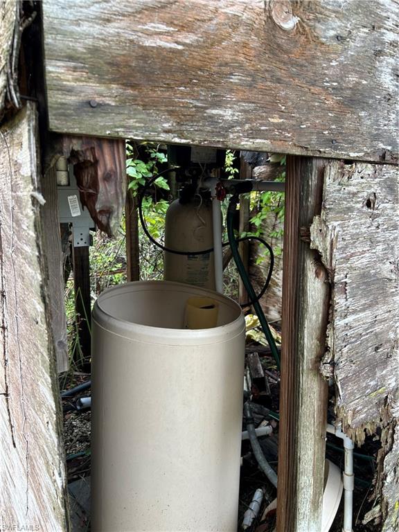 GOLDEN RANCHES - Land