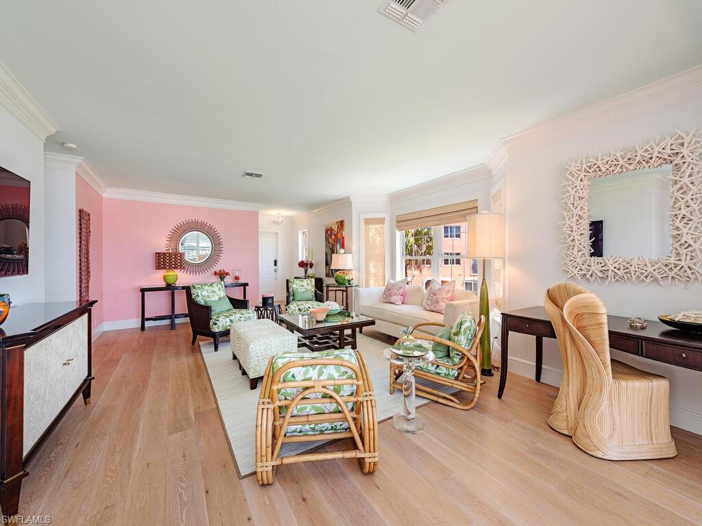 2401 Gulf Shore BLVD N VILLA 6