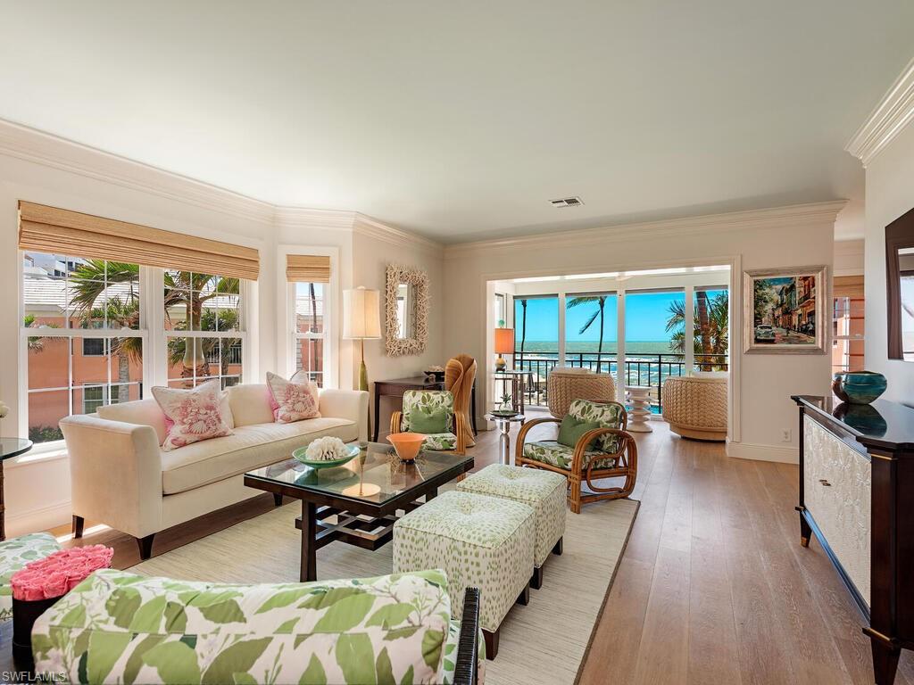 2401 Gulf Shore BLVD N VILLA 6