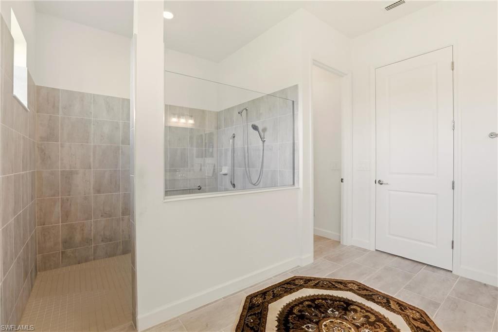 REMINGTON OAKS - Residential Lease