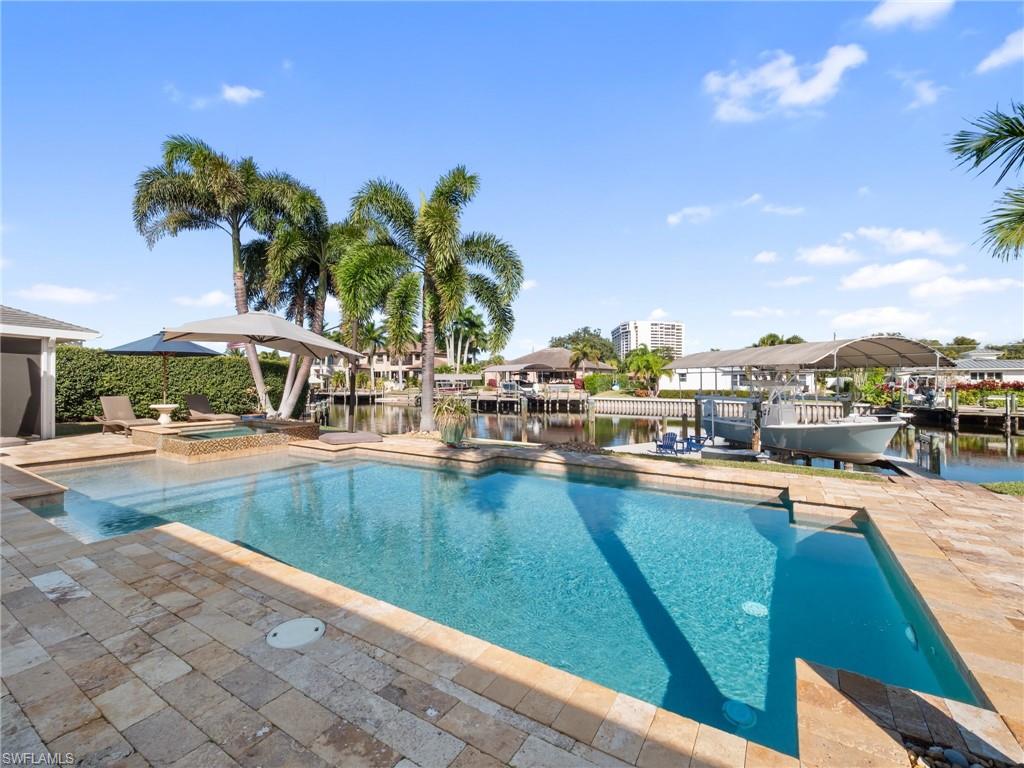 TOWN AND RIVER - Residential