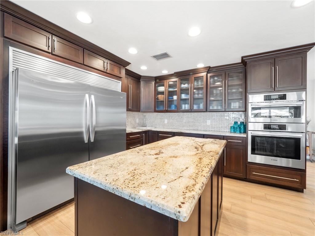 TOWN AND RIVER - Residential