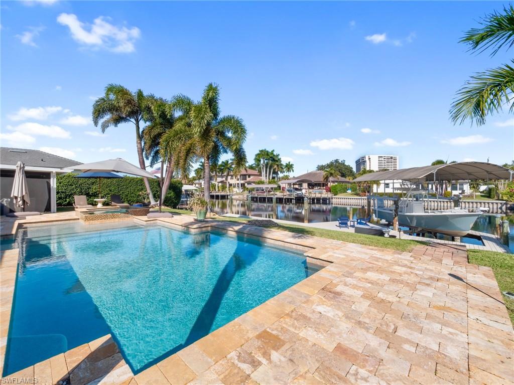 TOWN AND RIVER - Residential