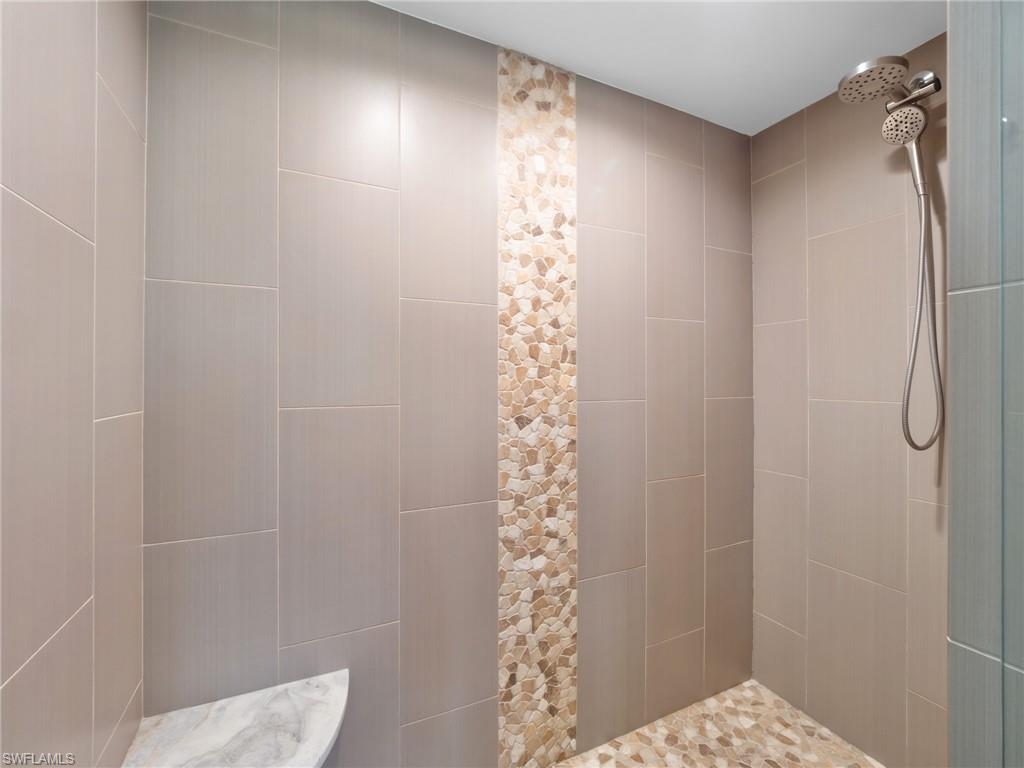 TOWN AND RIVER - Residential