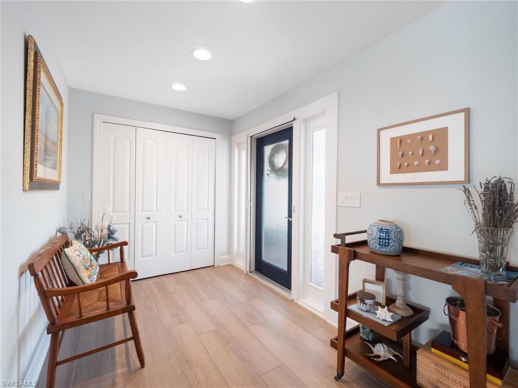 TOWN AND RIVER - Residential