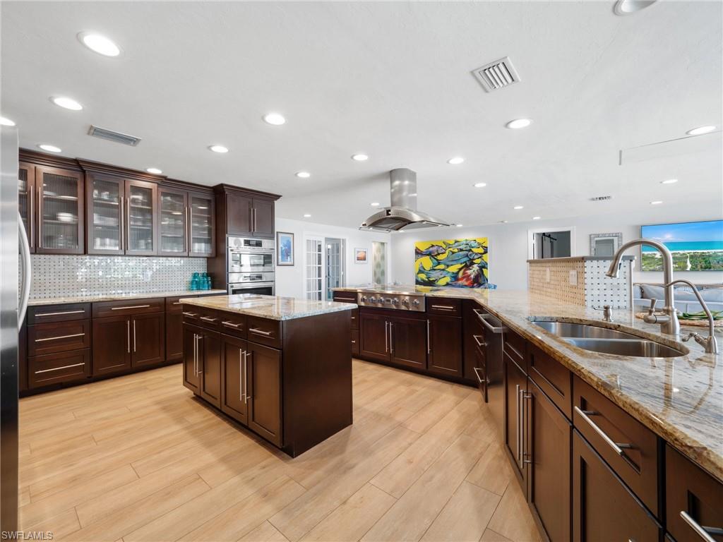 TOWN AND RIVER - Residential