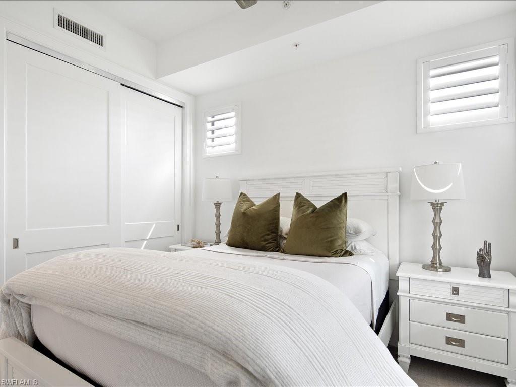 ELEVEN ELEVEN CENTRAL - Residential