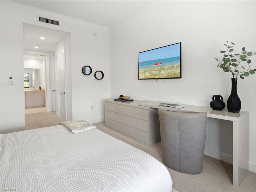 ELEVEN ELEVEN CENTRAL - Residential