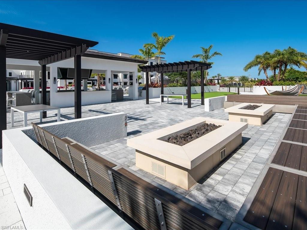 ELEVEN ELEVEN CENTRAL - Residential