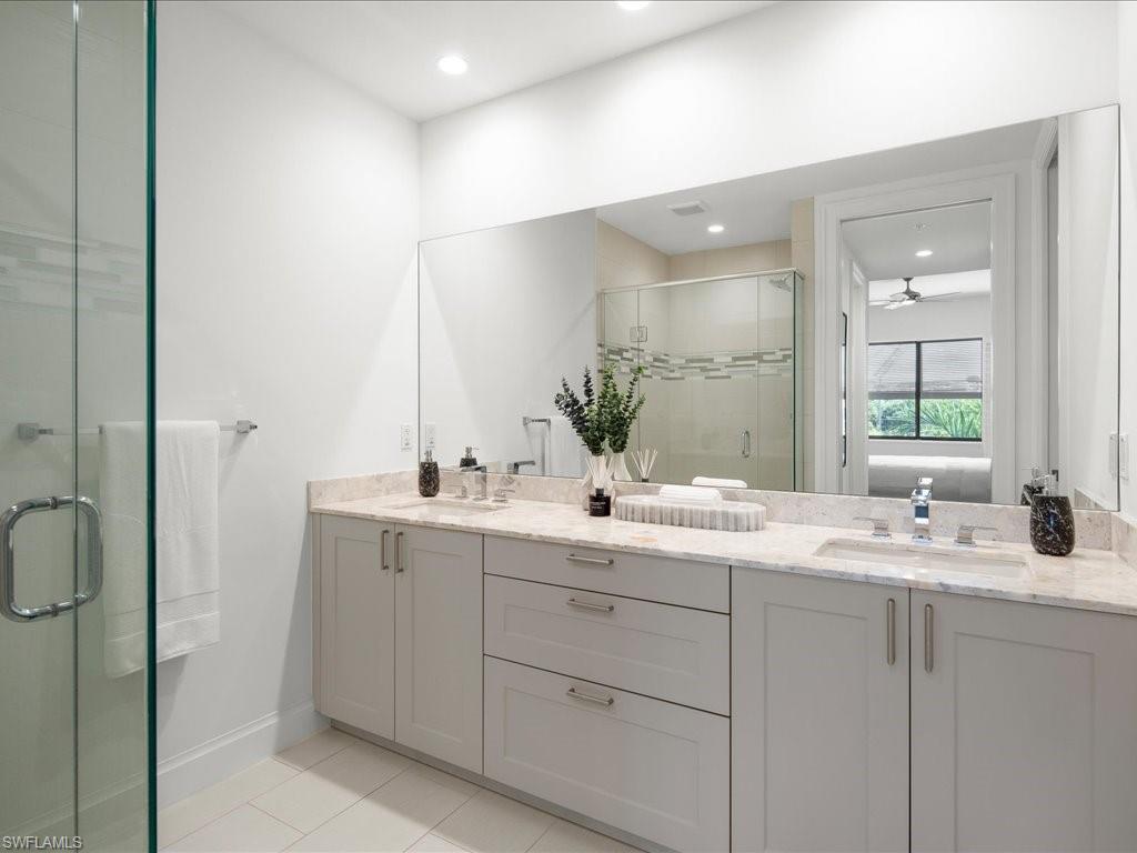 ELEVEN ELEVEN CENTRAL - Residential