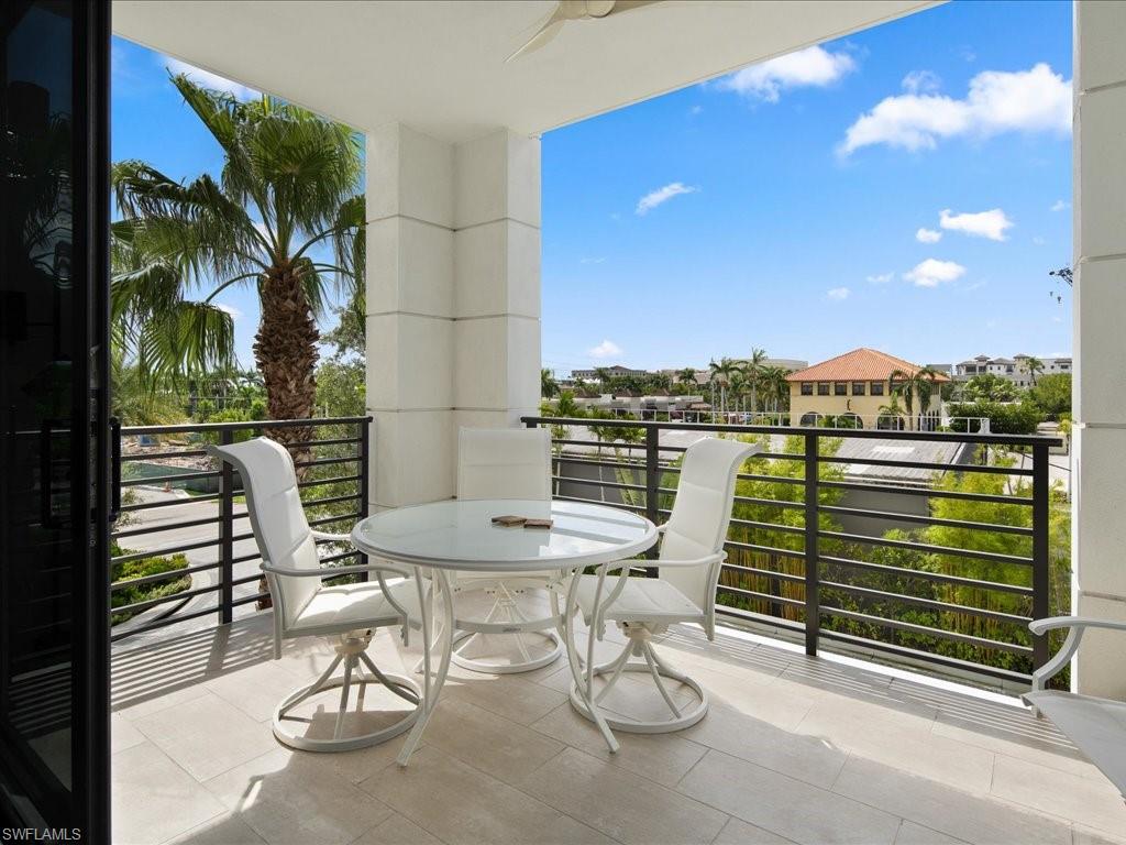 ELEVEN ELEVEN CENTRAL - Residential