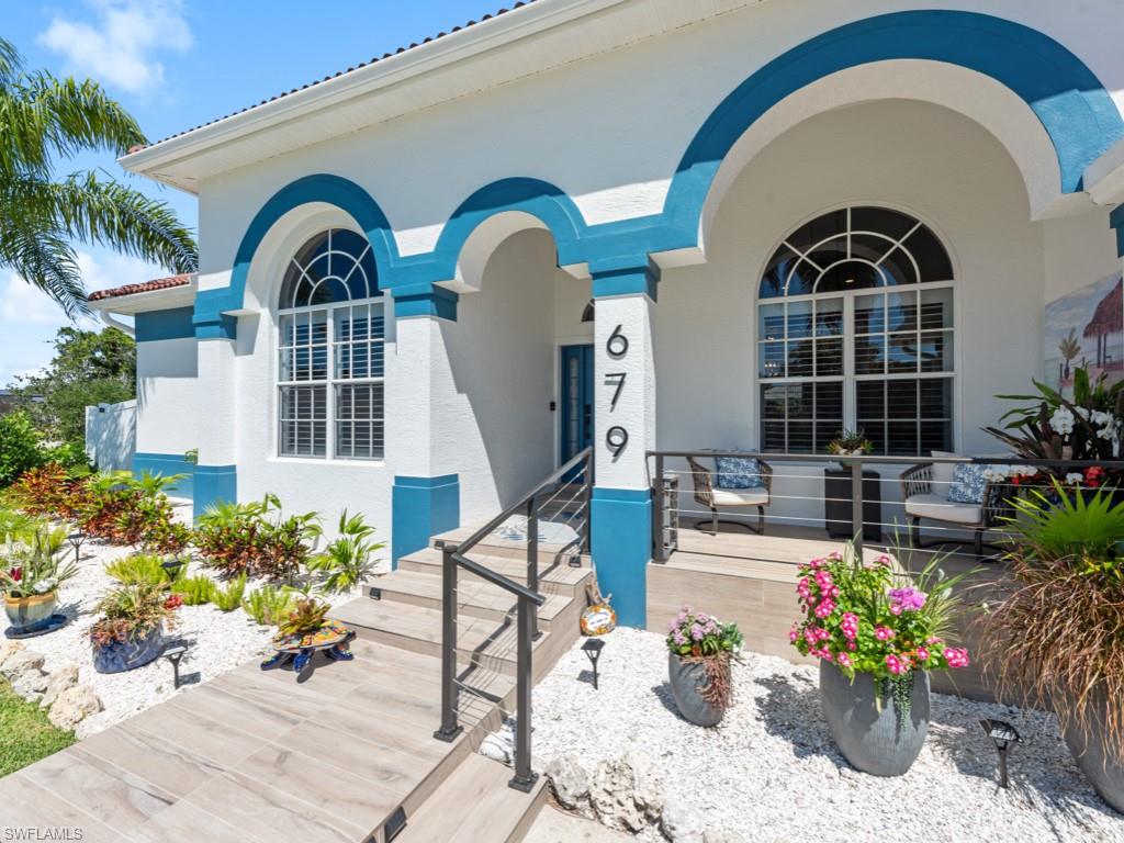 MARCO BEACH - Residential