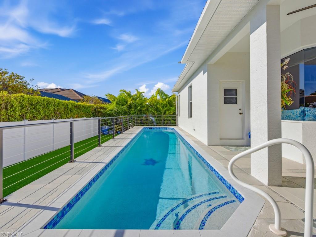 MARCO BEACH - Residential