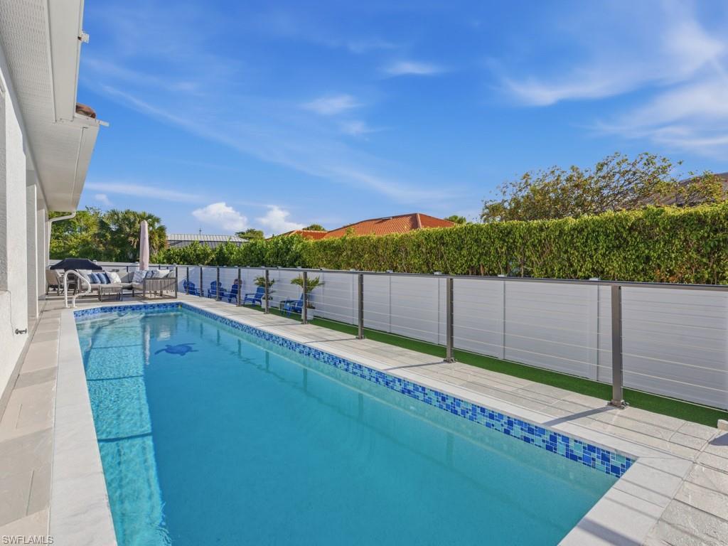 MARCO BEACH - Residential