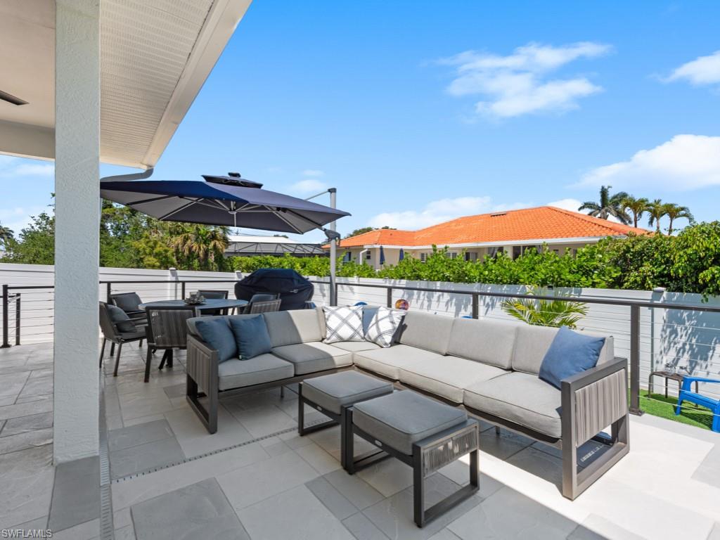 MARCO BEACH - Residential