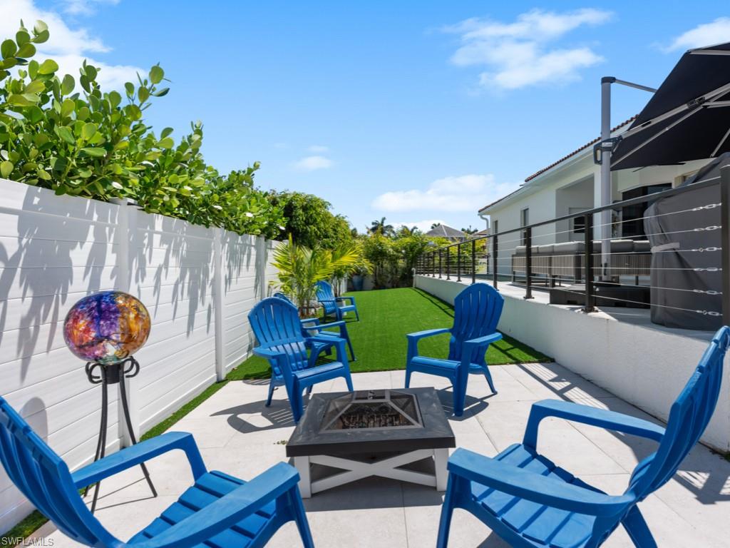 MARCO BEACH - Residential