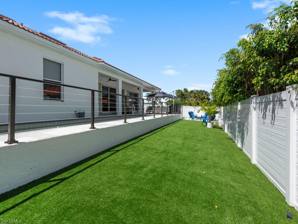 MARCO BEACH - Residential