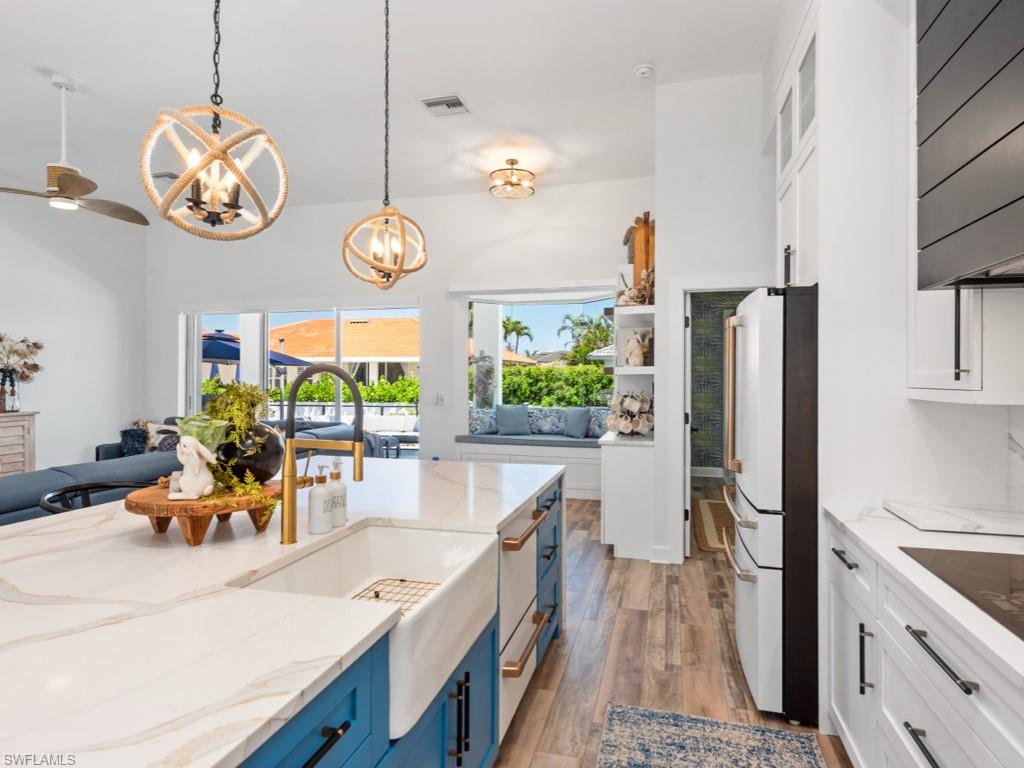 MARCO BEACH - Residential