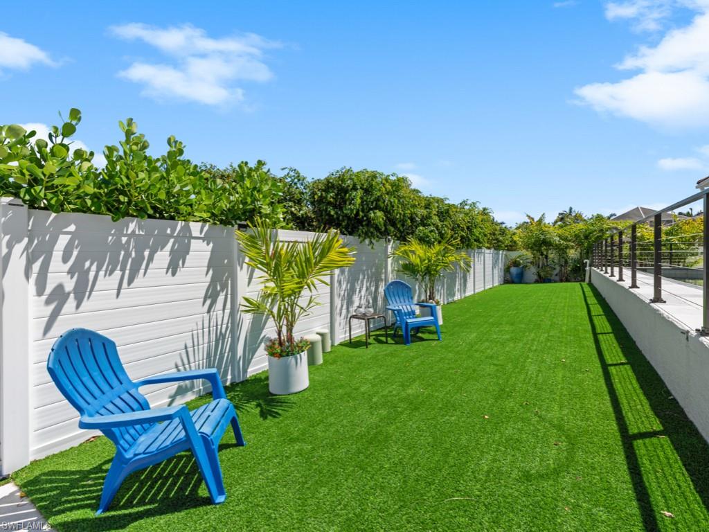 MARCO BEACH - Residential