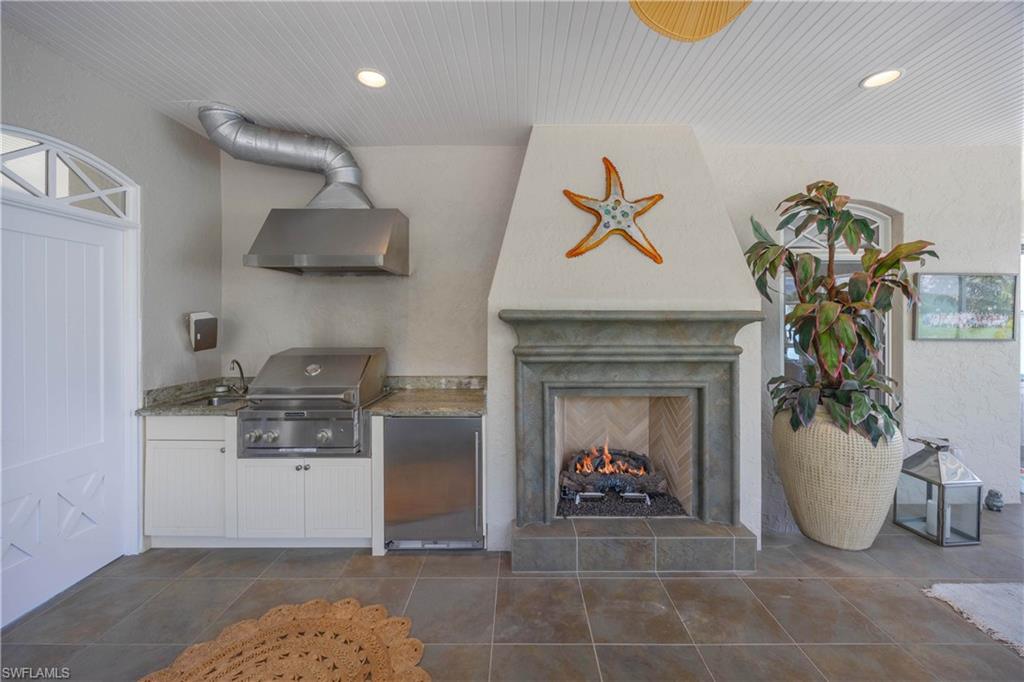 SANIBEL ESTATES - Residential