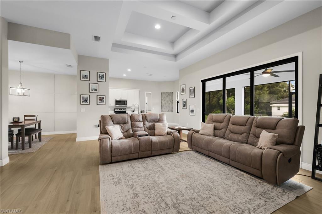 BUCKINGHAM PARK - Residential