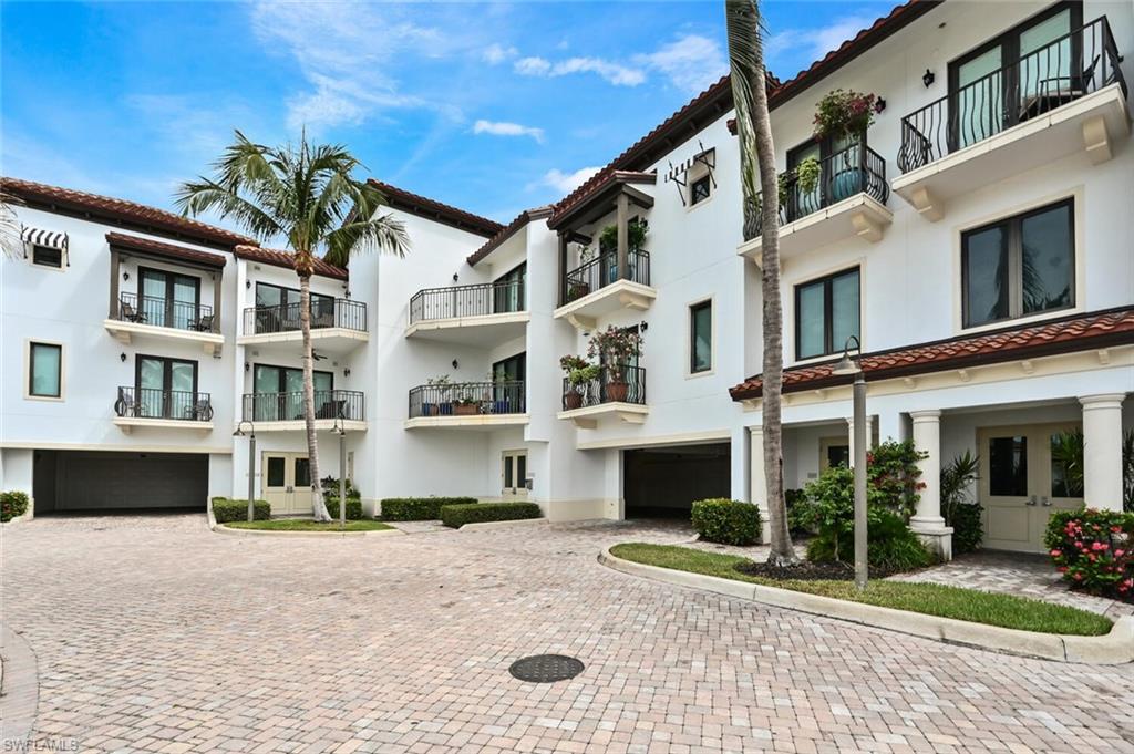 NAPLES BAY RESORT - Residential Lease