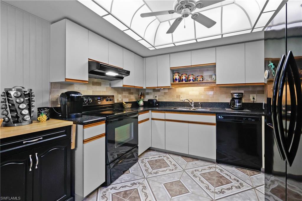 SAN CARLOS PARK - Residential