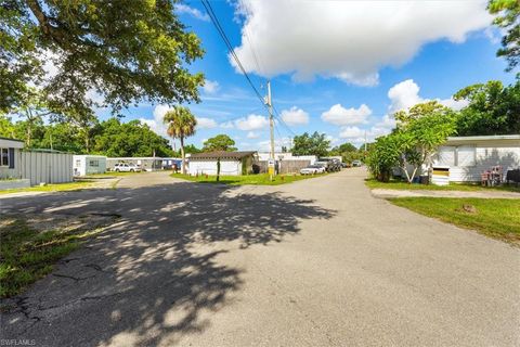 7760 Bogart DR NORTH FORT MYERS FL 33917