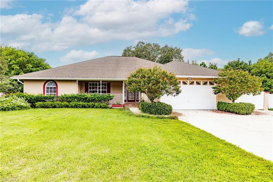 Beautifully update 4/2, 2 Car Garage, Pool! Updated kitchen with granite counters, white cabinets, and stainless steel appliances. Tile and Laminate flooring throughout the living area. Carpet in the bedrooms. Fireplace, Vaulted Ceilings, Large Master Bedroom with his/her sinks. Master Bath has a separate shower and tub. Private backyard with pool and custom paver patio. No HOA fees. Minutes away from restaurants, major roadways, airports, and beautiful Gulf Coast beaches, popular shopping destinations like Gulf Coast Town Center, Outlets and Bell Tower Shops are all within a short distance.  NEED HIGHEST & BEST OFFERS BY 12PM ON MONDAY OCTOBER 11. Favorable Terms to Seller-- Seller to designate title company and pay for owner's policy and charges- -Zero Inspection Period or shortened inspection period -Shortened financing contingency, if financing
-No assignable contracts -Please use the standard FAR BAR 12 page "AS IS" contract