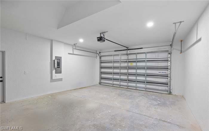 CAPE CORAL - Residential Lease