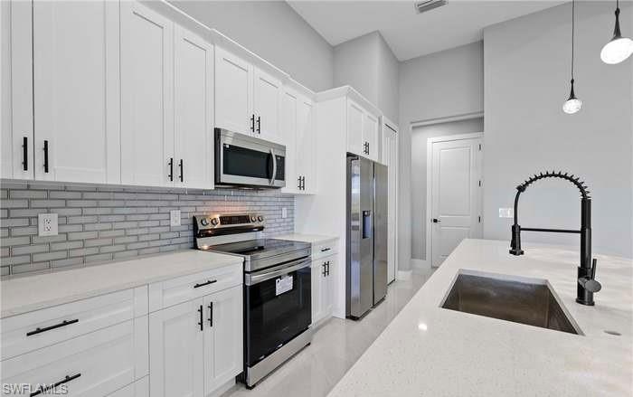 CAPE CORAL - Residential Lease