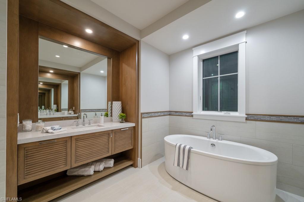 MANGROVE BAY - Residential