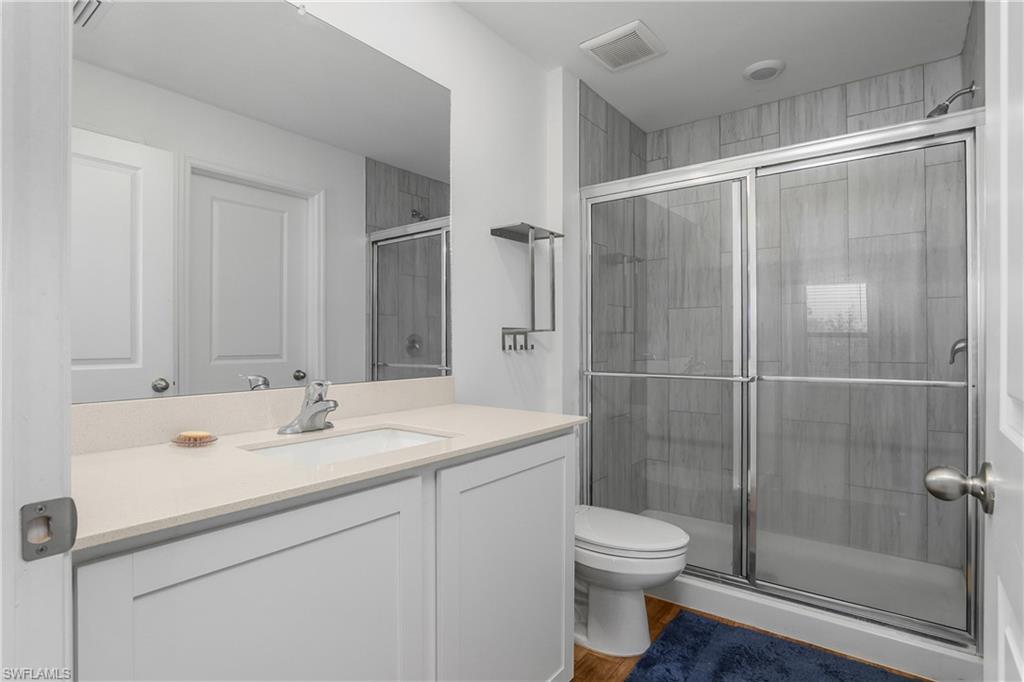 MIRROR LAKES - Residential Lease