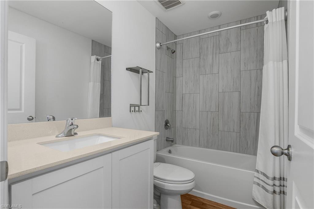 MIRROR LAKES - Residential Lease