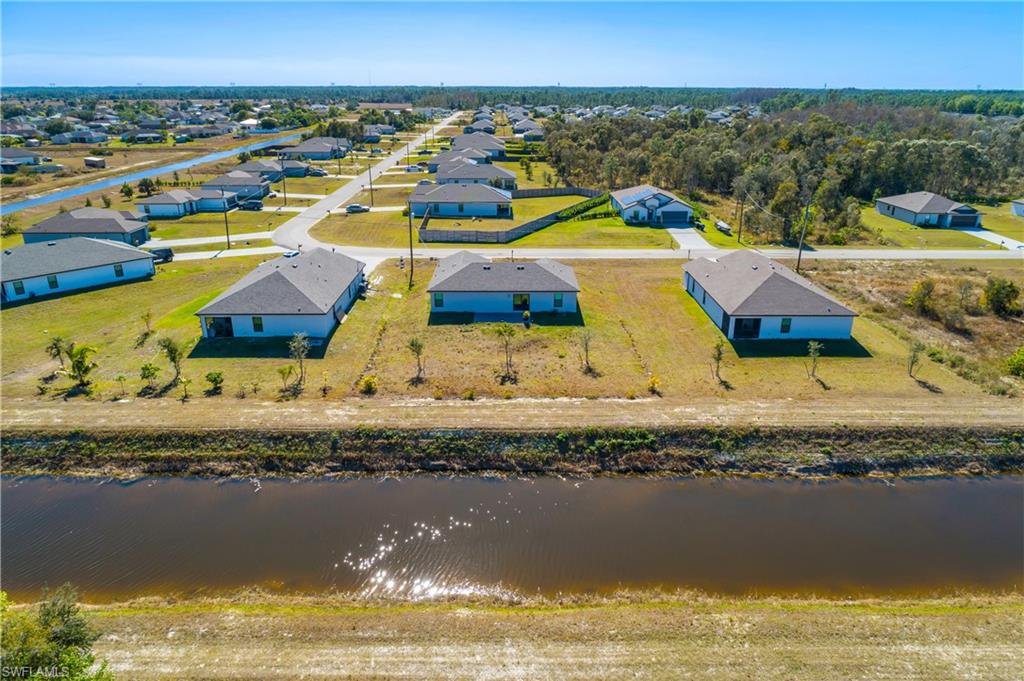 MIRROR LAKES - Residential Lease