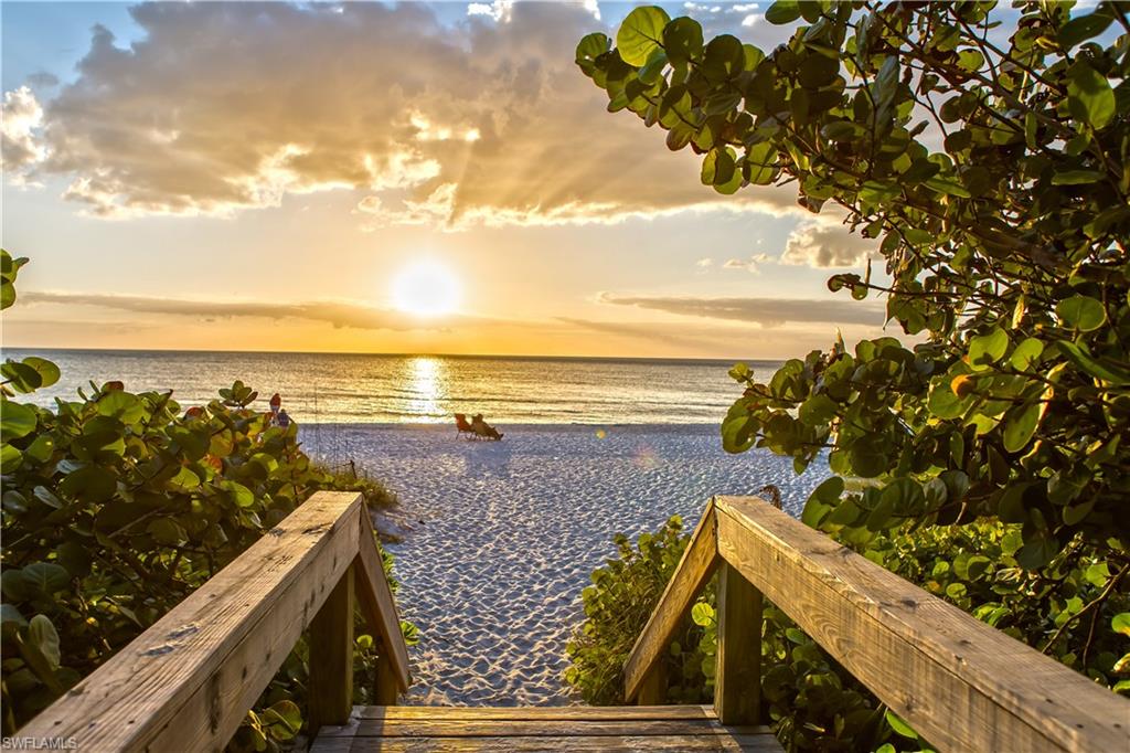 NAPLES PARK - Residential