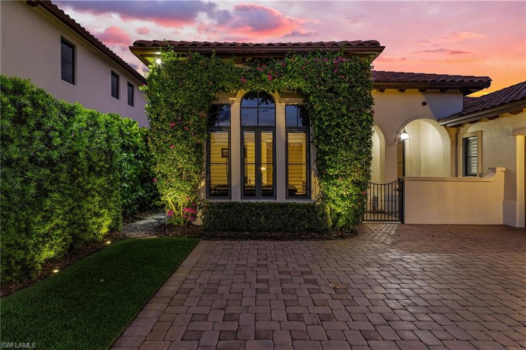 TRADITIONS - Residential