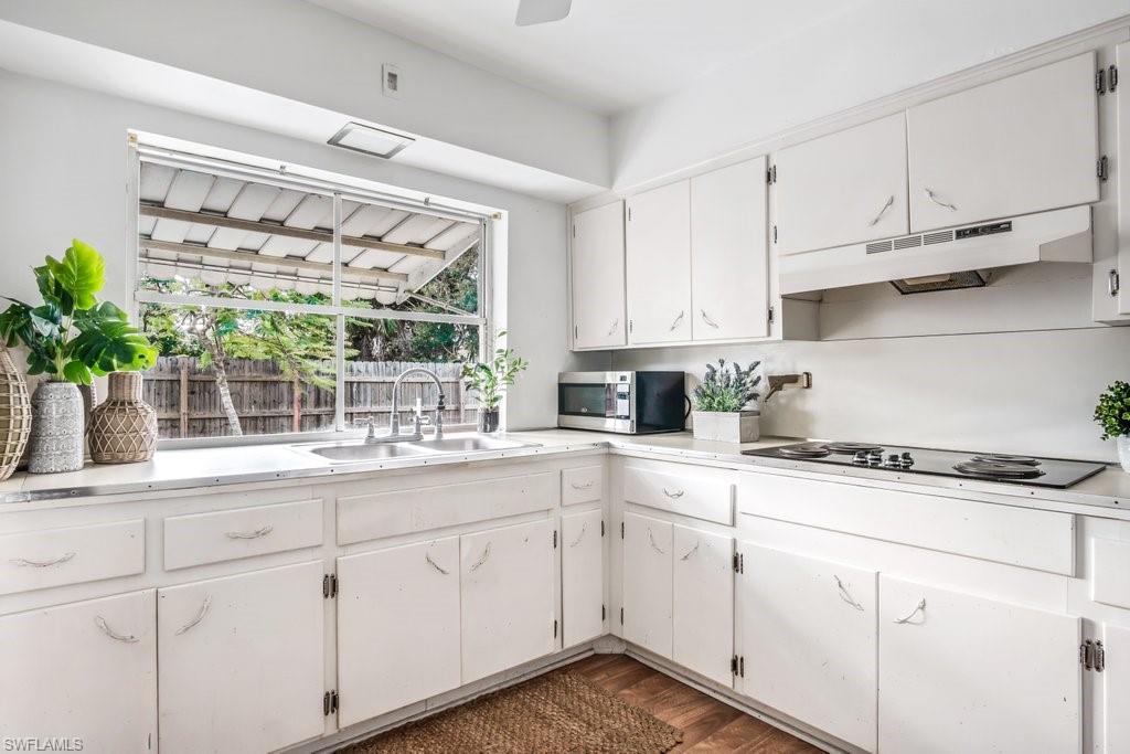 NAPLES PARK - Residential